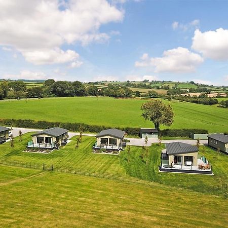 Midsomer Lodges Pilton Esterno foto