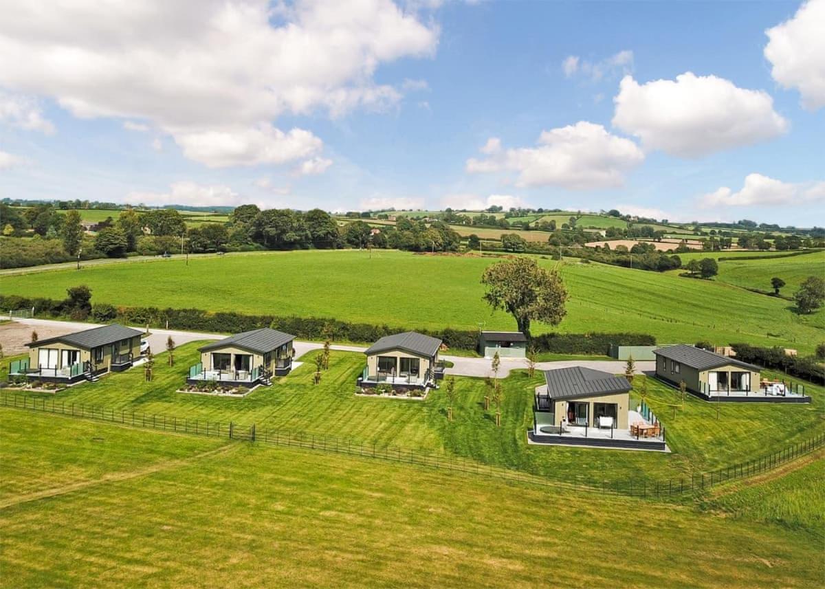 Midsomer Lodges Pilton Esterno foto