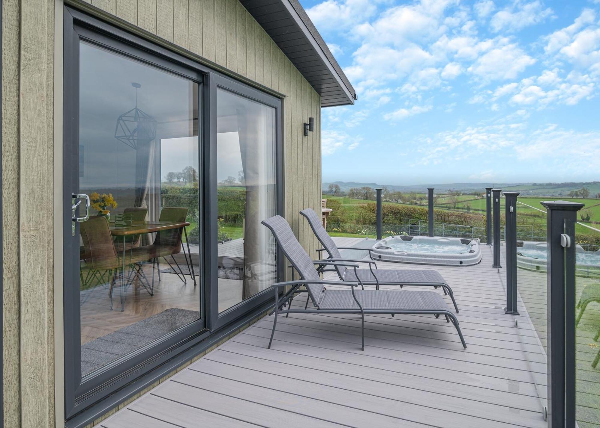 Midsomer Lodges Pilton Esterno foto